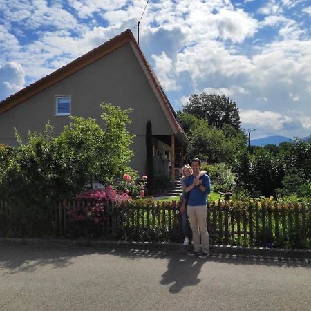 Ferienwohnung Belchenblick ชเตาเฟิน เอม บรายสเกา ภายนอก รูปภาพ