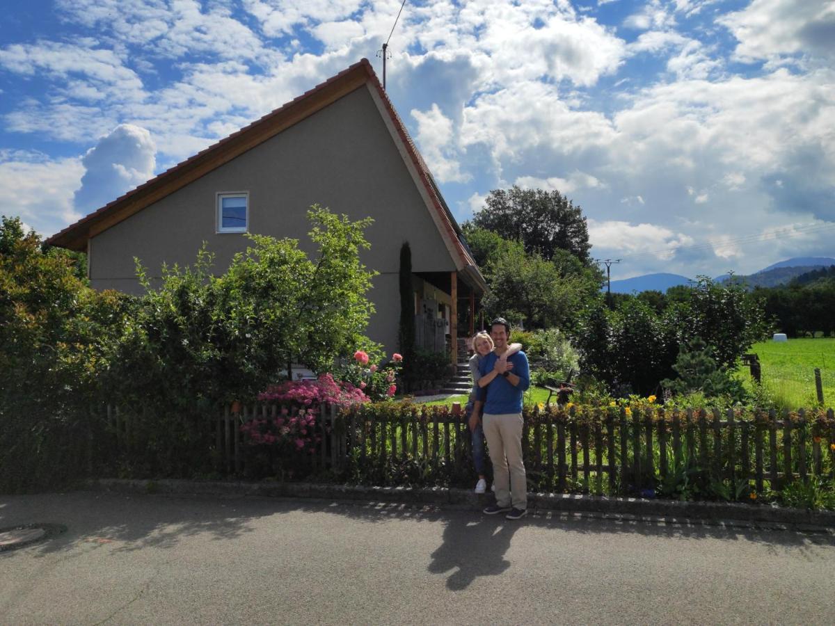 Ferienwohnung Belchenblick ชเตาเฟิน เอม บรายสเกา ภายนอก รูปภาพ